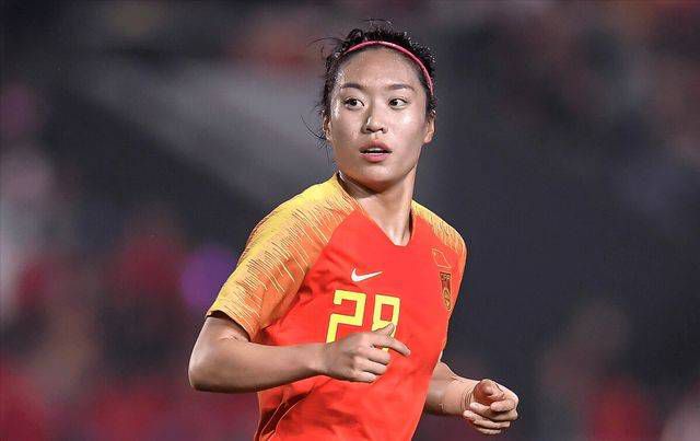 国产寡妇树林野战在线播放
